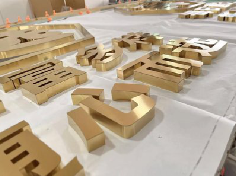 荔浦拉丝不锈钢字的特点。